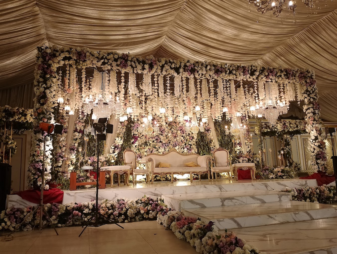 <a href="#">Contact us</a>